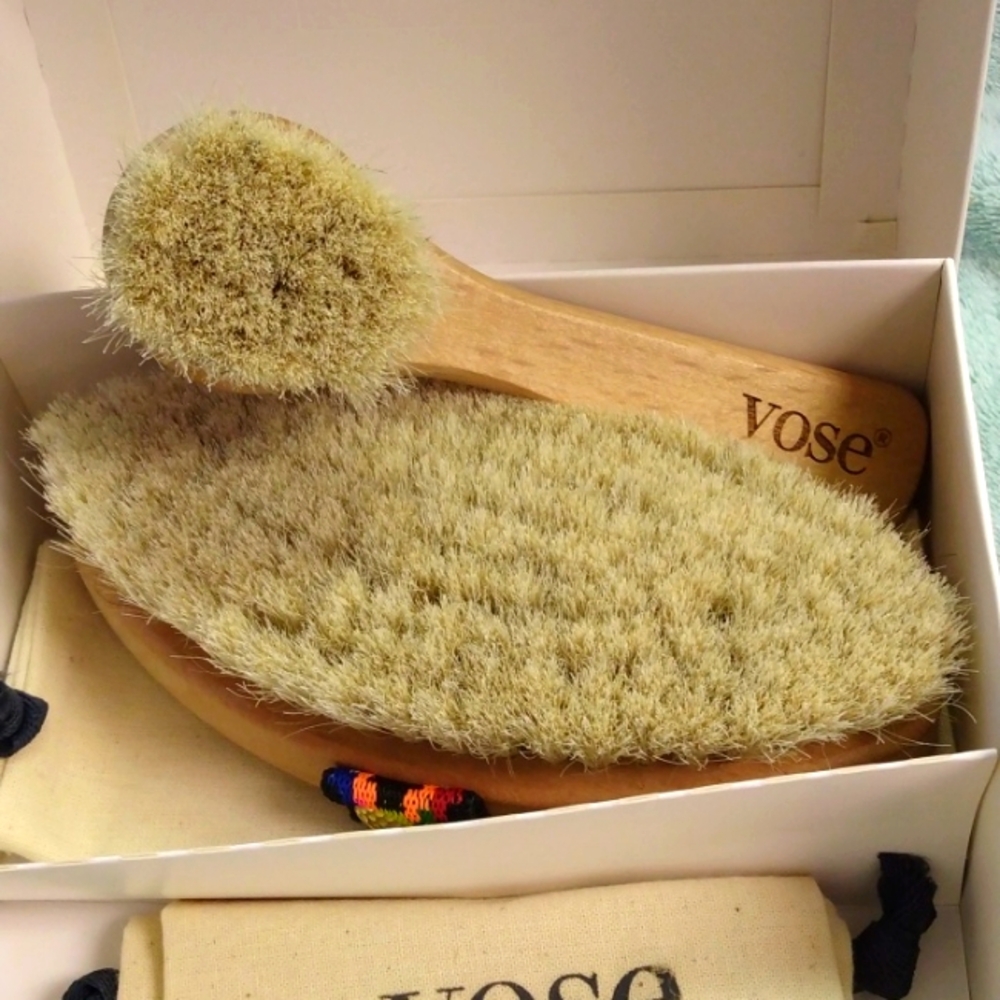 Vose all natural horse hair brushes for face and body. New - Picture 4 of 6